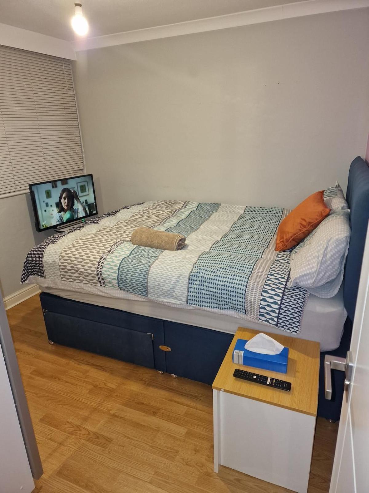 Nightrest Homes Hemel Hempstead Smart Tv In Each Room - Parking ヘメル・ヘムステッド エクステリア 写真